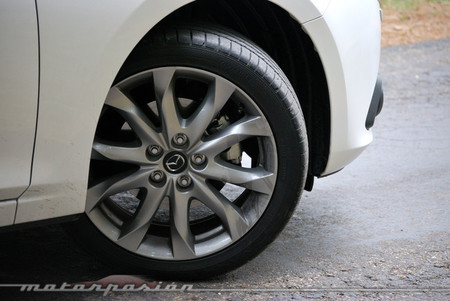 Mazda3 2013 Luxury AT