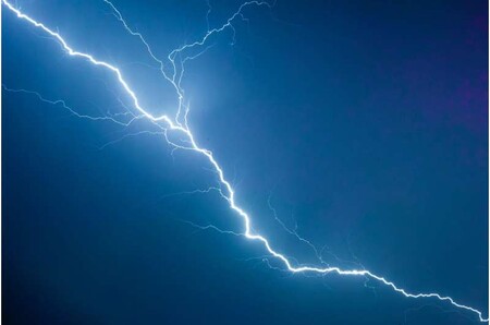 A medida que las temperaturas continúen ascendiendo habrá más rayos en el Ártico