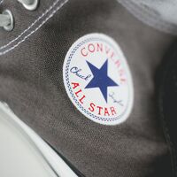 Converse ha empezado sus rebajas y ya puedes ahorrar hasta un 40% en tus zapatillas preferidas