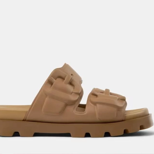 Sandalias planas de mujer Brutus con hebilla

