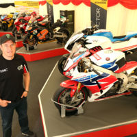 Ahora tienes un motivo más para ir a la Isla de Man. John McGuinness expone su colección de motos