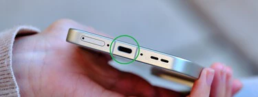 Cómo limpiar y quitar la pelusilla del puerto USB del móvil sin romperlo