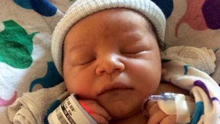 Un bebé de siete meses murió de un fallo cardíaco y volvió a la vida gracias a un trasplante de corazón