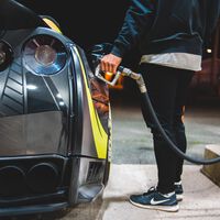 Las gasolineras más baratas de España para echar gasolina en tus viajes de vacaciones, según la OCU