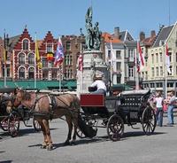 Un paseo en coche de caballos por Brujas