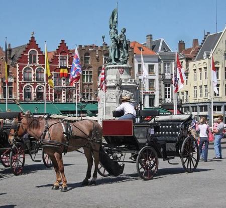 Un paseo en coche de caballos por Brujas