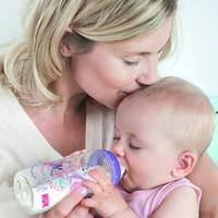 Tetina de látex o silicona, cómo elegir la más adecuada para tu bebé 