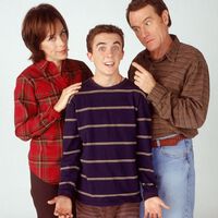 La primera imagen del regreso de Malcolm después de casi 20 años acelera el corazón de los fans: ¡ha logrado 300.000 likes!