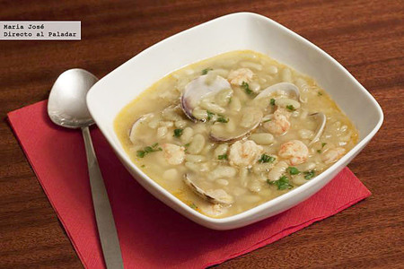 Receta de fabes verdinas guisadas con almejas y gambas