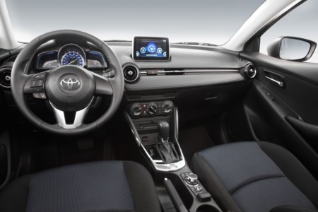 Toyota Yaris R Precios Versiones Y Equipamiento En México Toyota Yaris R Mexico Interior