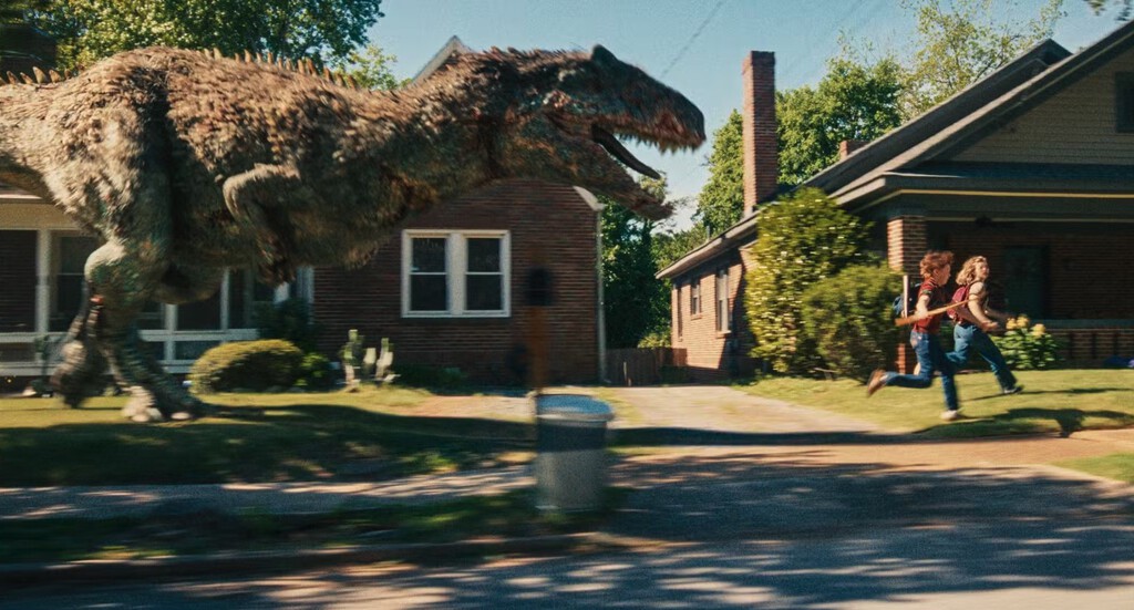 Se nos llena el barrio de dinosaurios mientras las salas hacen el agosto. Lo mejor y lo peor de los estrenos de cine
