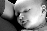 ¿Qué hago? Nueve meses y me sigue pidiendo comer por las noches‏ 