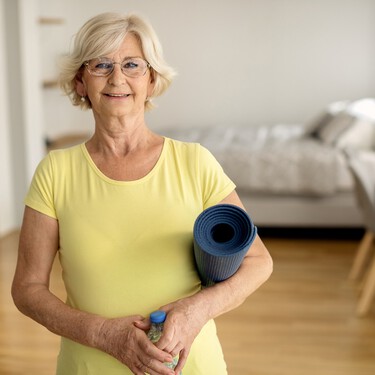 La rutina de ejercicios en casa fáciles y accesibles para personas de 50 y 60: ideales para activar todo el cuerpo