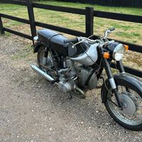 Hubo una marca japonesa casi desconocida que plantó cara a Honda. Solo sobrevivieron 160 motos y ésta es una auténtica joya que está en venta