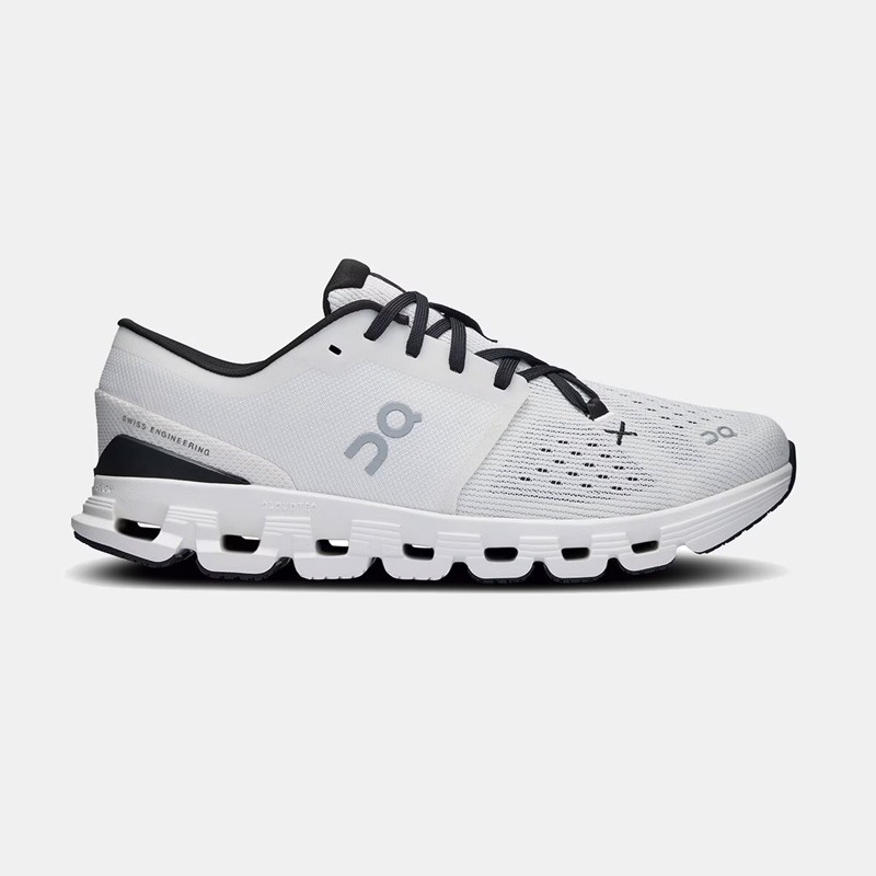 Zapatillas de fitness/cross training de mujer Cloud X 4 On Blanco

