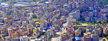 Nepal começou a encher ruas com toneladas de resíduos plásticos com um objetivo: tornar-se mais sustentável 