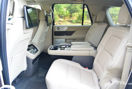 Lincoln Navigator 2019 16