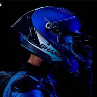 La revolución llega a los cascos de moto: alerones que se adaptan al cuerpo del motorista