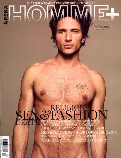 Andres Velencoso Segura se desnuda