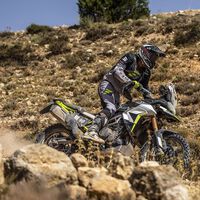 Las Triumph Triger 900 Aragón Edition réplica de Iván Cervantes son dos nuevas trail para el A2 con sabor español