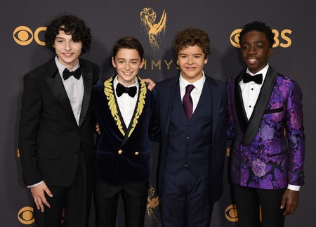 Los chicos de Stranger Things sí que saben lucir en la alfombra roja de los EMMYs