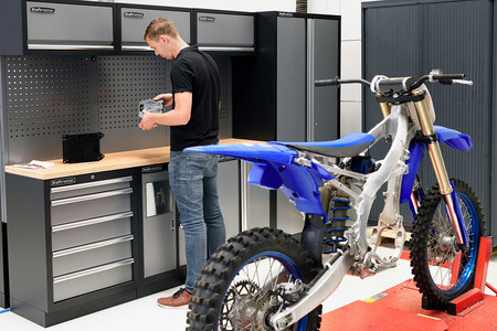 Una Yamaha YZ250F eléctrica de motocross con batería intercambiable podría ser el resultado final de este proyecto