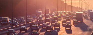 "Los coches con motor de gasolina se podrán vender en 2035 en Europa si funcionan con combustible de cero emisiones". Von der Leyen intenta contentar a todos con los e-fuels