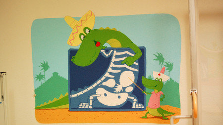 decoración de paredes de hospital