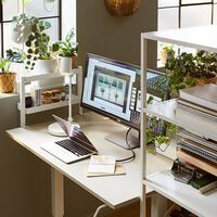 Ikea lo vende como una cómoda pero yo lo uso para duplicar el espacio de mi escritorio por 12,99 euros