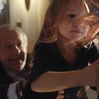 El anuncio que mejor refleja la magia de la Navidad este año se centra en el amor entre abuelos y nietos: te emocionará