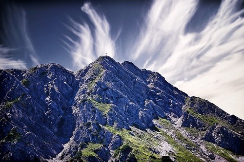 Esta es la única persona que ha escalado las tres montañas más altas del mundo 
