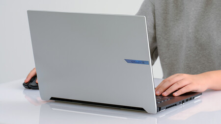 Gigabyte Aero X16 Scenario Photos 19