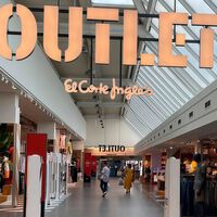 El outlet de El Corte Inglés liquida al 60% de descuento la chaqueta Dockers de pana más versátil que llevaremos a diario esta temporada