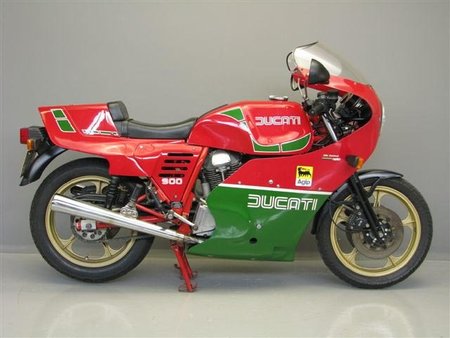 Ducati Mike Hailwood réplica 1984