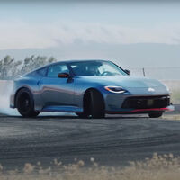 Fruta prohibida: el vídeo del Nissan Z Nismo es tan sugerente que te vas a querer ir a vivir a EEUU