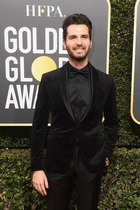 Andrea Iervolino domina el total black look para los Golden Globes 2018