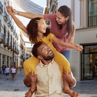 España tiene un buen crecimiento de PIB, pero consumimos menos que en 2019. La clave: inmigrantes y pensiones 