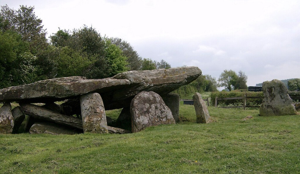 Nunca nadie había obtenido permiso para excavar en la misteriosa 'Piedra de Arturo': la cirugía general acaba de cambiar eso