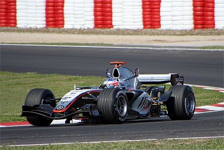 f1_kimi-raikkonen-en-mclaren-2004.jpg