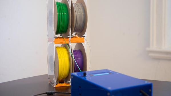 The palette permite combinar distintos materiales y colores para imprimir en 3D