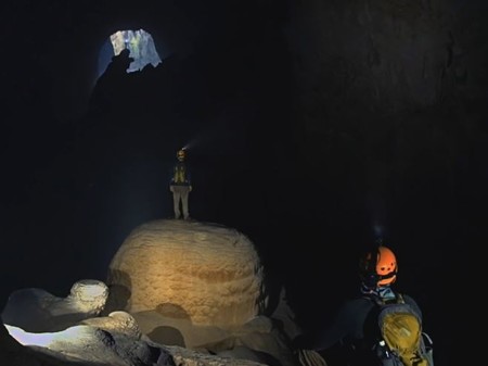 Nos adentramos en Hang Sơn Đoòng, la gruta más grande del Planeta