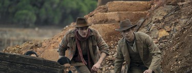 El protagonista y el creador de 'El joven Sherlock' explican su final y qué nos espera en la temporada 2 de la serie de Prime Video: "Va a necesitar mucha terapia"