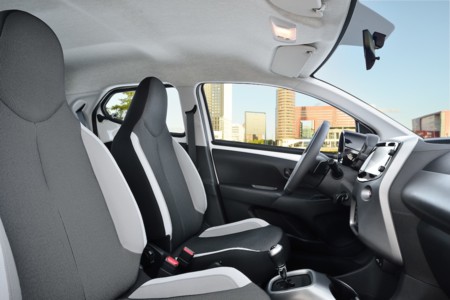 2014 Aygo Dpl Int 05
