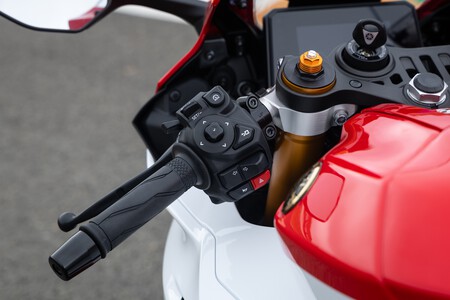 Yamaha R7 2026 014