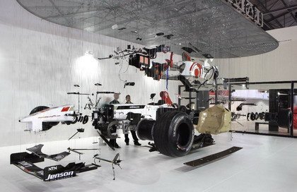 Honda F1: Despedazado y colgado