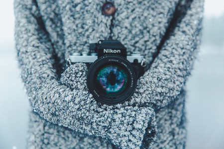 Ahí fuera está helando: Consejos para proteger nuestro equipo fotográfico de la nieve y el frío intenso