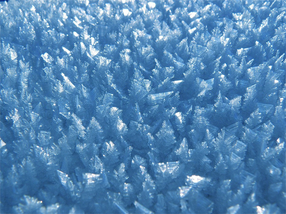 El hielo superiónico, líquido y sólido a la vez, puede existir, pero a