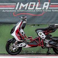 El mítico Italjet Dragster ha vuelto: más desnudo, igual de macarra y desde 4.100 euros en España