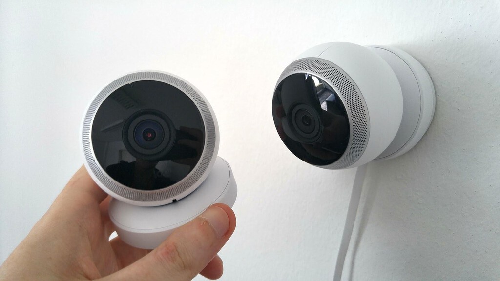 Quiero vigilar la casa y no tengo enchufes cerca. La solución ha sido muy sencilla: usar un cable multiusos