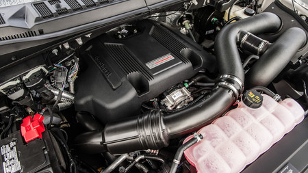 Hennessey Velociraptor 2017 10